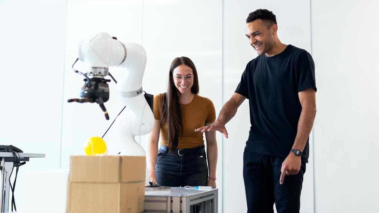 About Self-Awareness of Robots